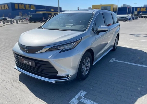 Toyota Sienna cena 209400 przebieg: 16990, rok produkcji 2021 z Narol małe 436